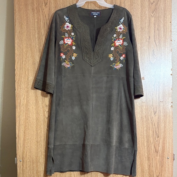 Johnny Was Floral Embroidered Tunic in Olive